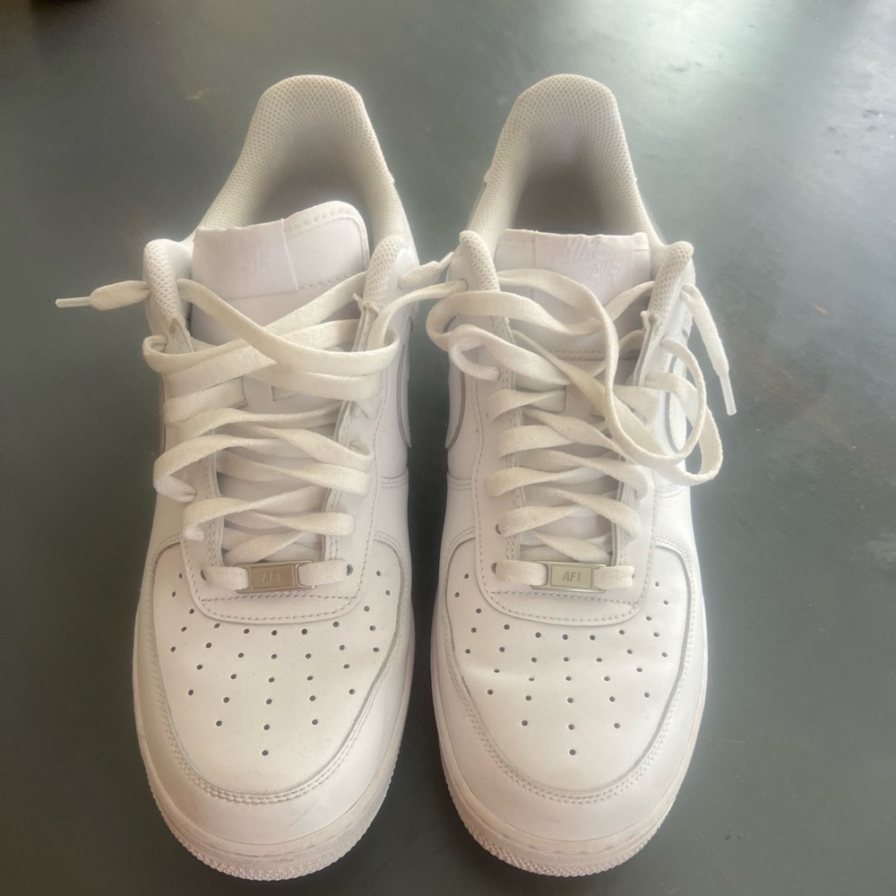 Men’s Air forces. Good used condition. Size 13